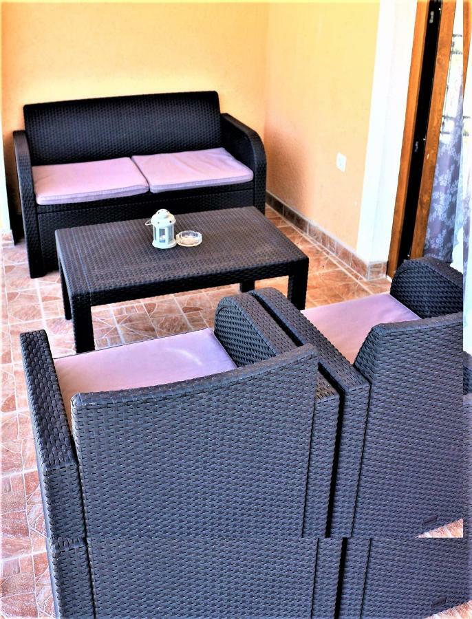 Apartments Mario Малинска Экстерьер фото